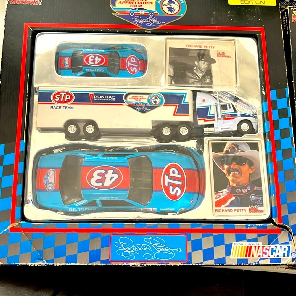 RICHARD PETTY Collectible Car 1992 Fan Appreciation Tour #43 NASCAR 5 Pc